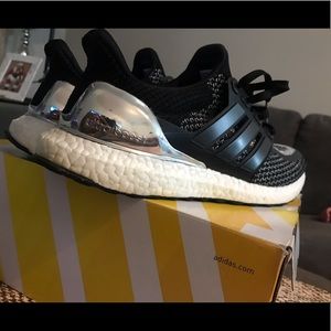 Ultraboost 2.0 Silver Medal LTD